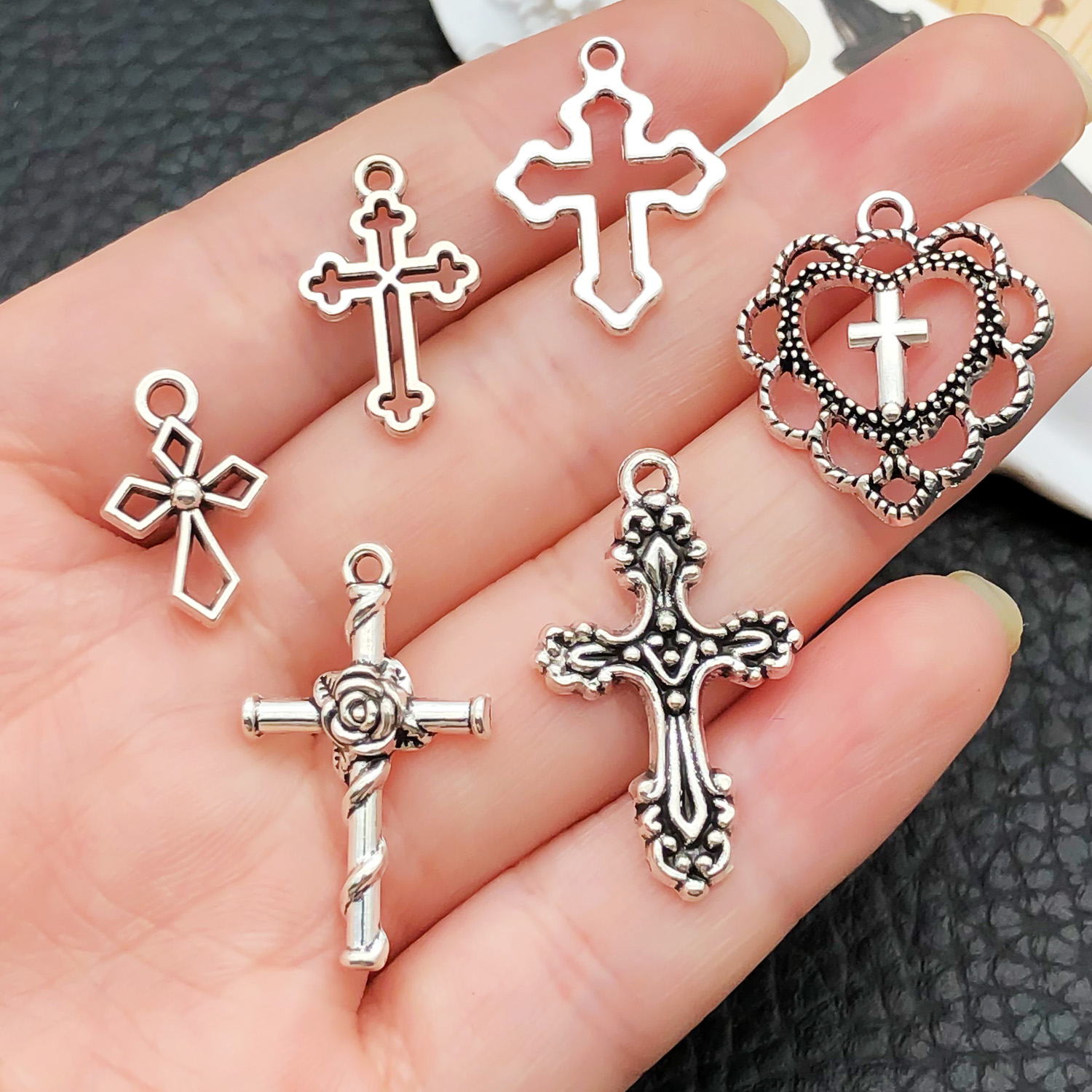 52pcs Assorted Cross Pendants  - Jewelry Making Tutorial avis et prix