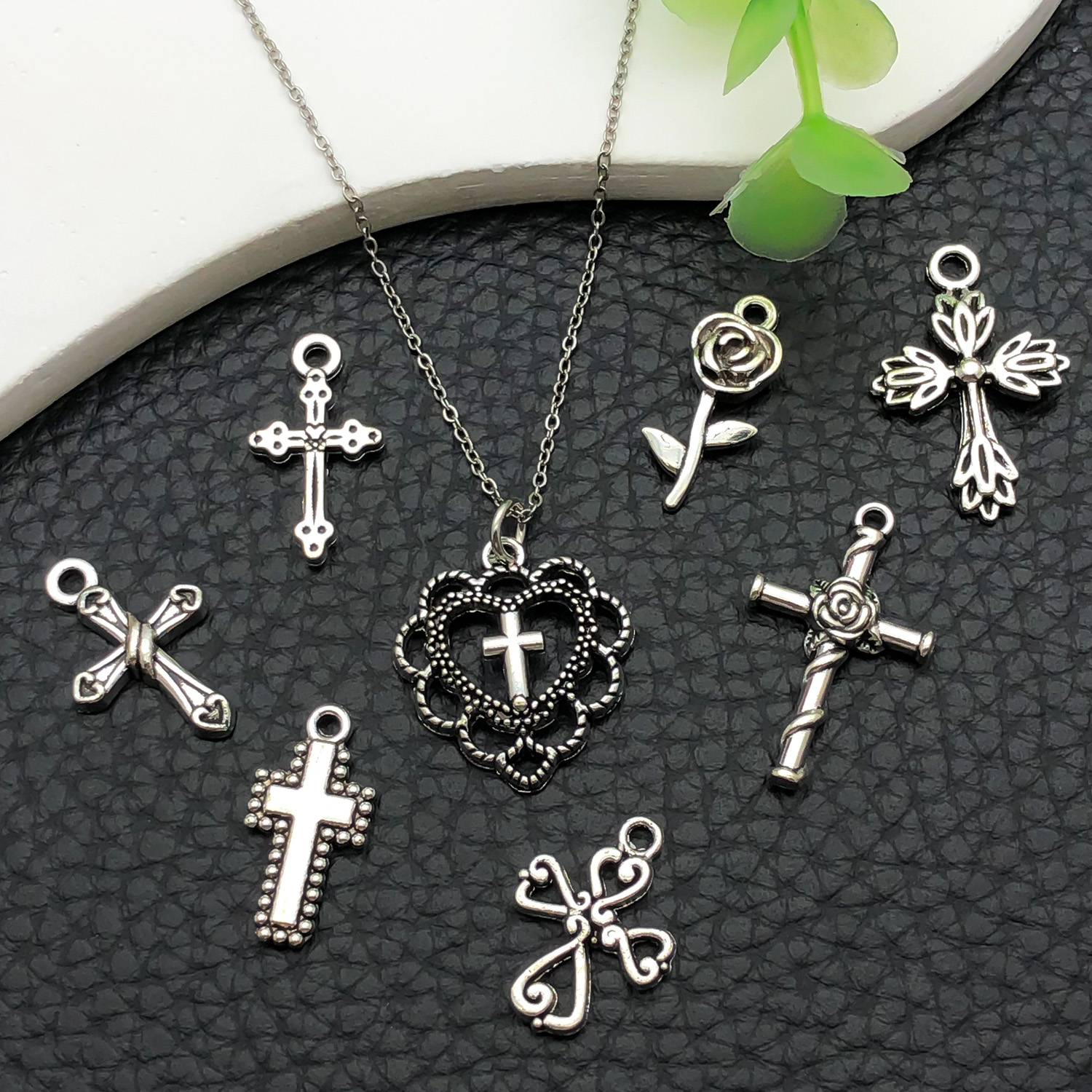 52pcs Assorted Cross Pendants  - Jewelry Making Tutorial avis et prix